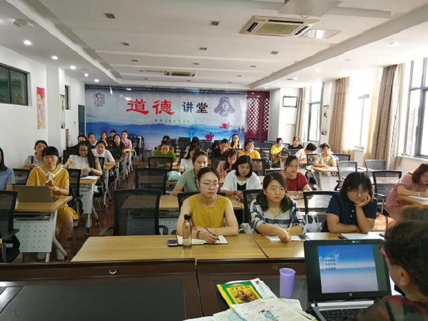 5.老师们02.jpg