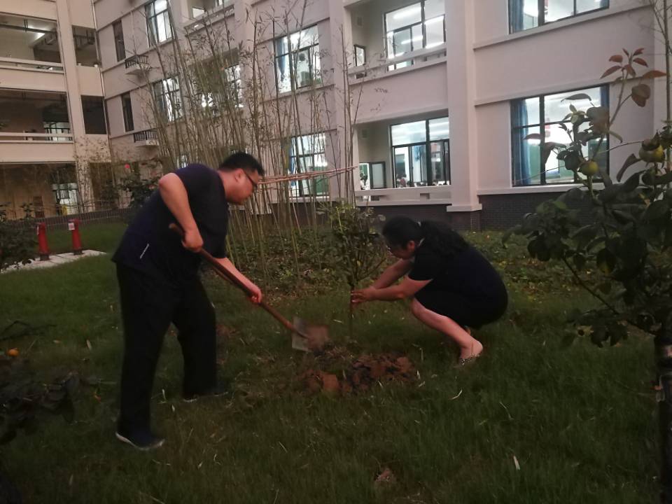 朱珏.jpg