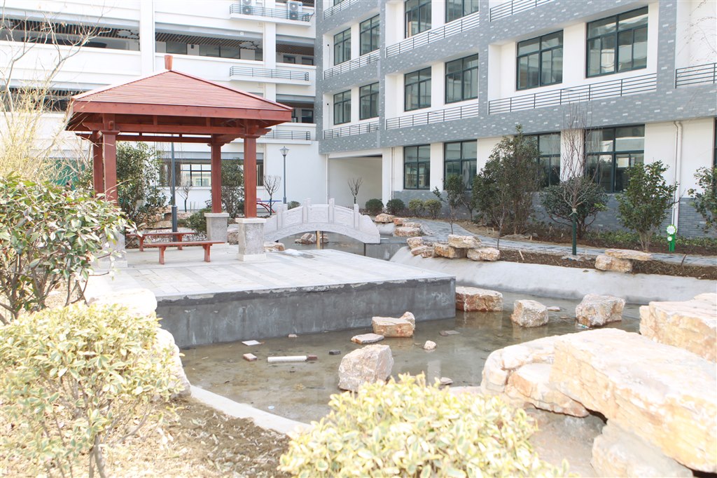 校园景观3.JPG