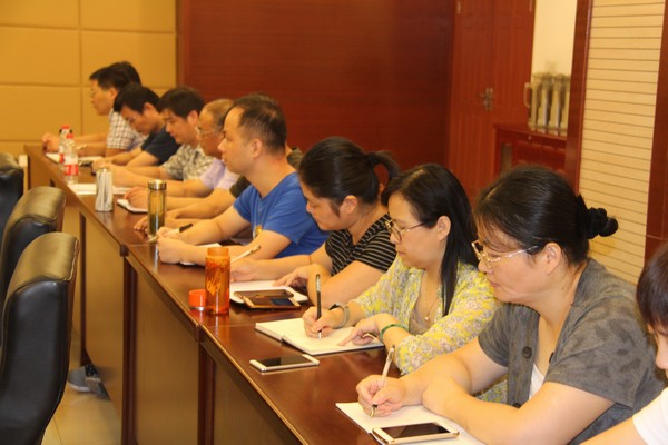 洛小党员大会 (3).JPG