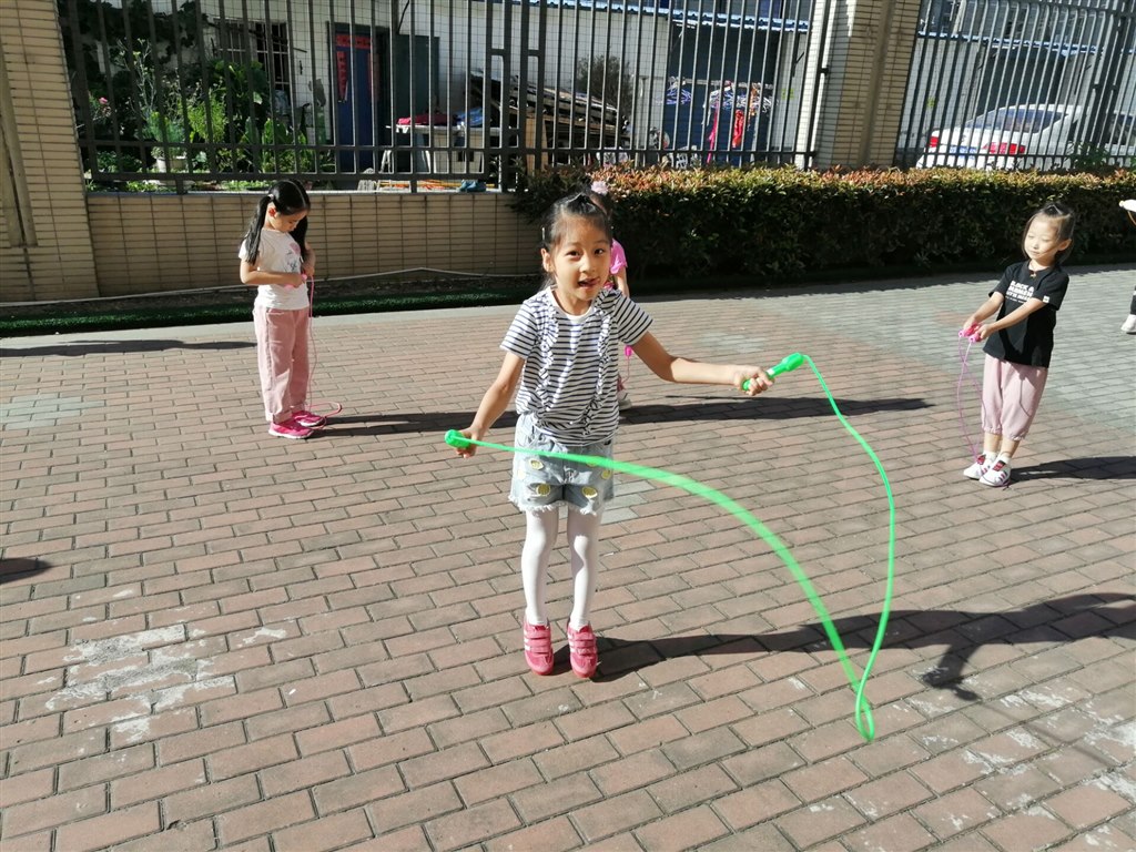 别人跳在墨迹.jpg