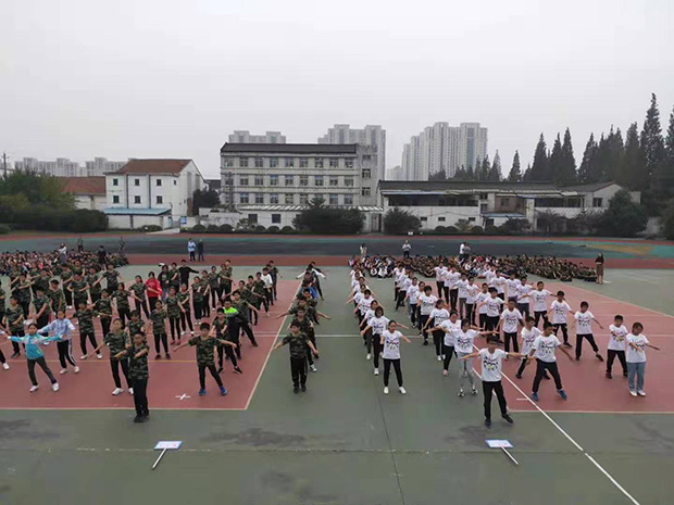 5e923e31dde5a2baf050fb6b4404e11.jpg