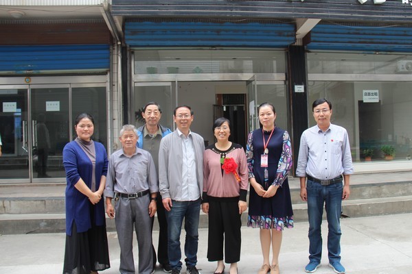 欢送钱亚敏老师退休 (1).JPG