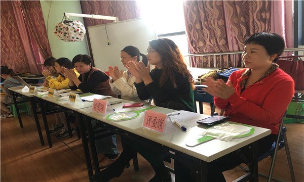 讲故事12301.jpg