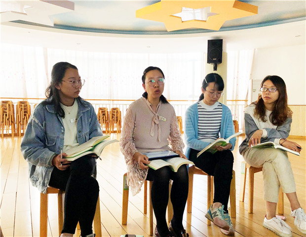 2019.10.29 龙幼教师成长之二十四：心有书香，必有远芳2.jpg