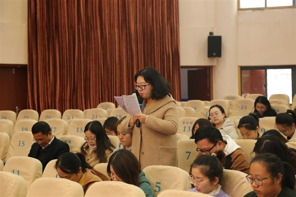 罗文娟.jpg
