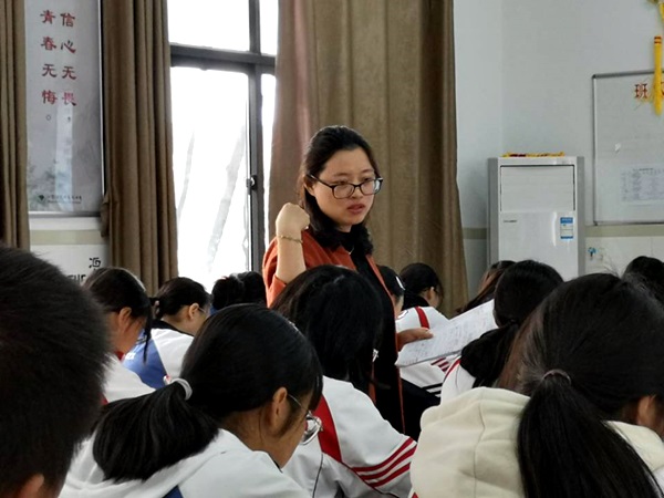 李娟芳.jpg