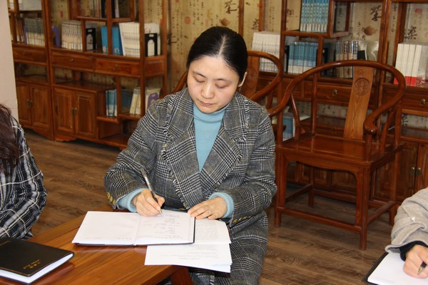 新教师交流学习活动 (2).JPG