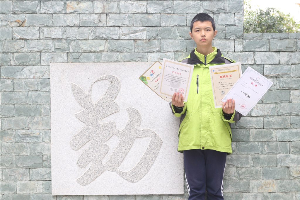 科技小达人——王天浩.JPG
