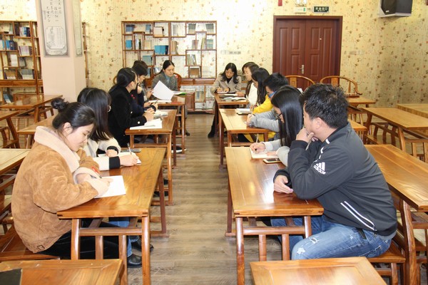 新教师交流学习活动 (21).JPG