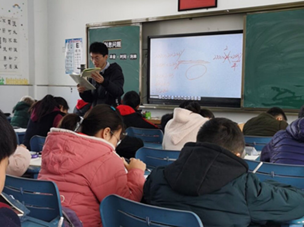 张炜_副本.jpg 张炜_副本.jpg