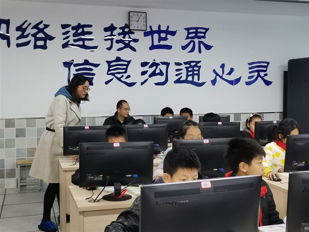 李金娟.jpg 李金娟.jpg