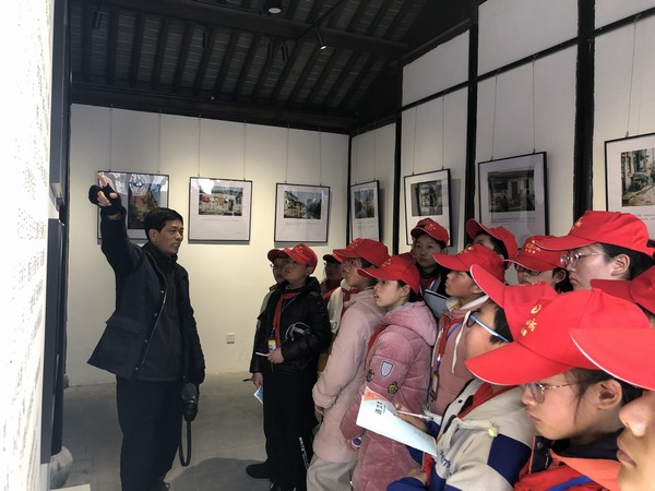 洛小武报小记者寻青果巷 (14).jpg