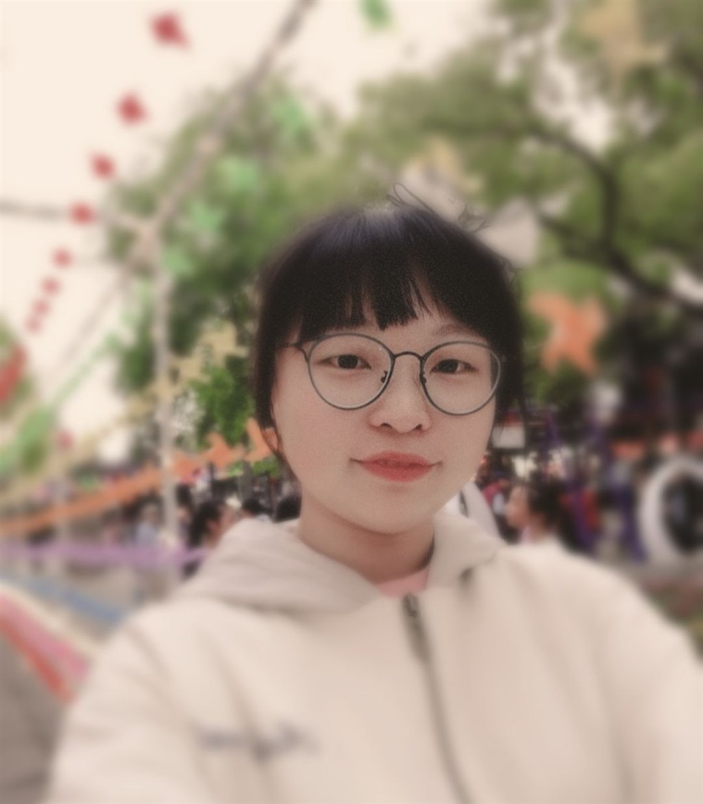 徐英.jpg