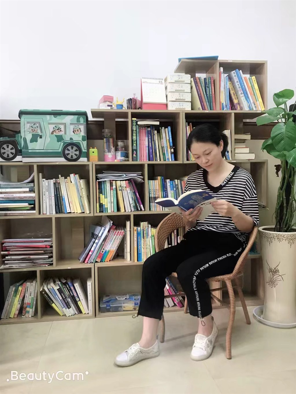 自己阅读照片.jpg