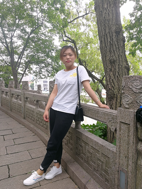 靳姗姗.png