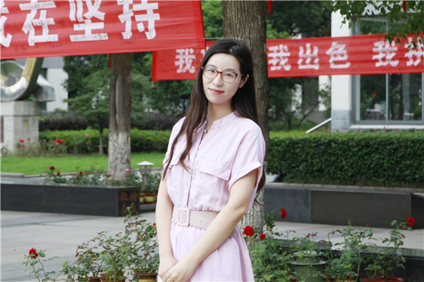 唐薇佳生活照.jpg