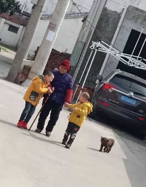 助人为乐_副本.jpg