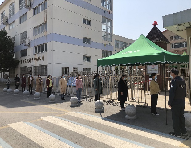 幼儿离园时.jpg 幼儿离园时.jpg