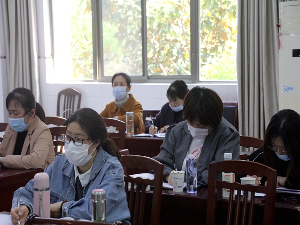 马杭初中举行中片九年级政史中考复习研讨活动4.jpg