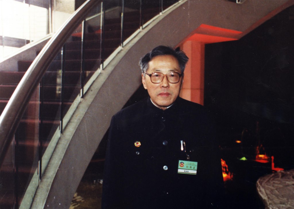 dd05b82a-02c8-40f2-9493-9357c400f792.jpg