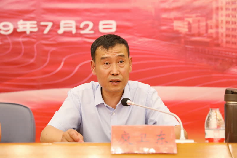 4教育厅对外合作与交流处副处长庾卫东
