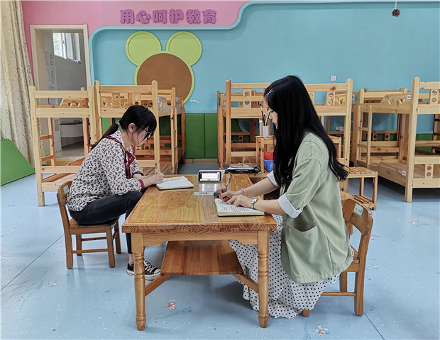 2020.5.15 龙幼教师成长之十六:“绘”悦“绘”思绘童年,“绘”趣“绘”游绘新篇1.jpg 2020.5.15 龙幼教师成长之十六:“绘”悦“绘”思绘童年,“绘”趣“绘”游绘新篇1.jpg