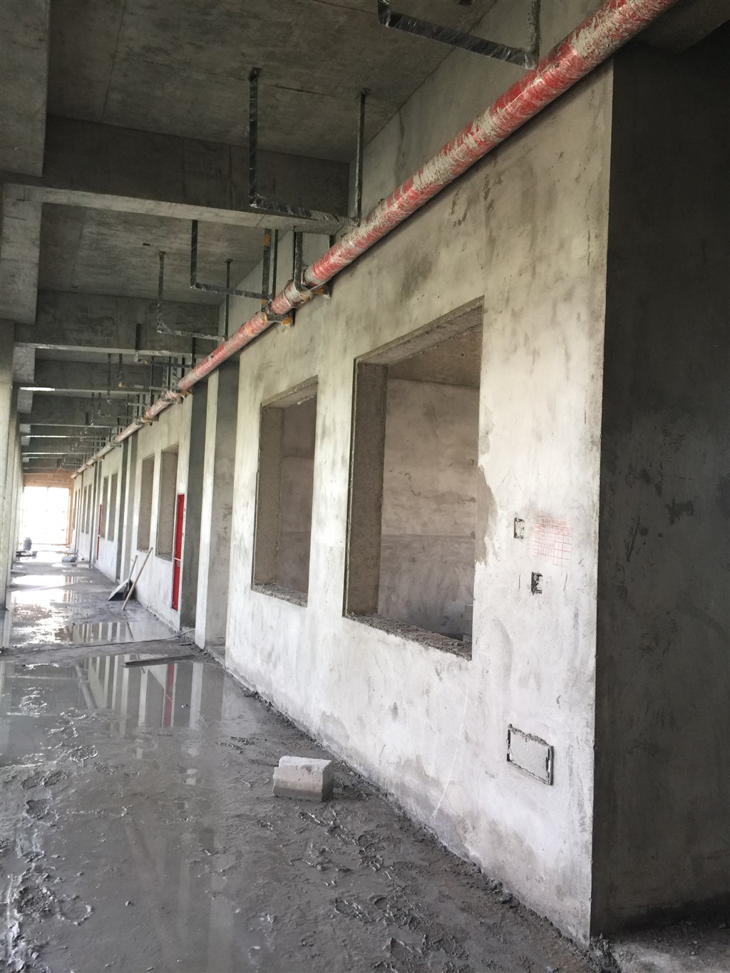 2号楼主体1区五层内粉结束.JPG
