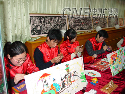 上海青少年民族文化教育结奇葩[组图]
