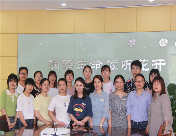 2020.5.28 龙幼教师成长之十八：携手同行，共寻宣传最美方向7.jpg