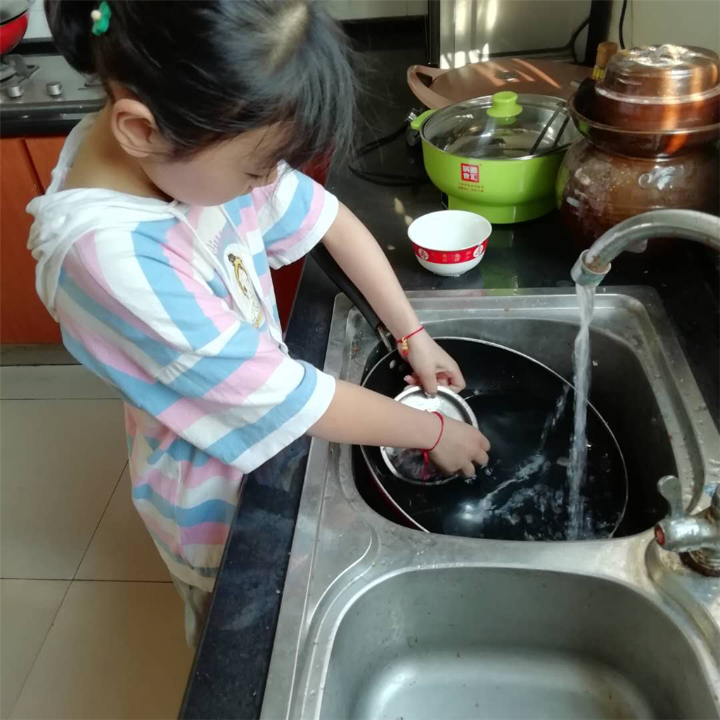 郑渝蓉.png