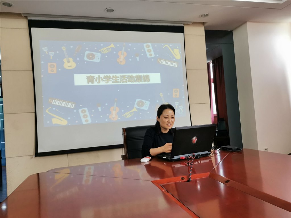 莫宇红学生活动介绍.jpg