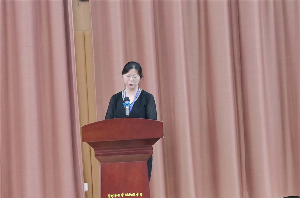 周书记.jpg 周书记.jpg