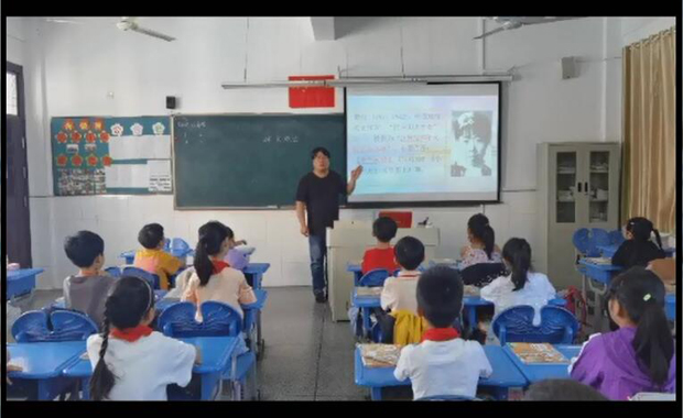 魏村小学吴云鹏上三下《火烧云》.jpg