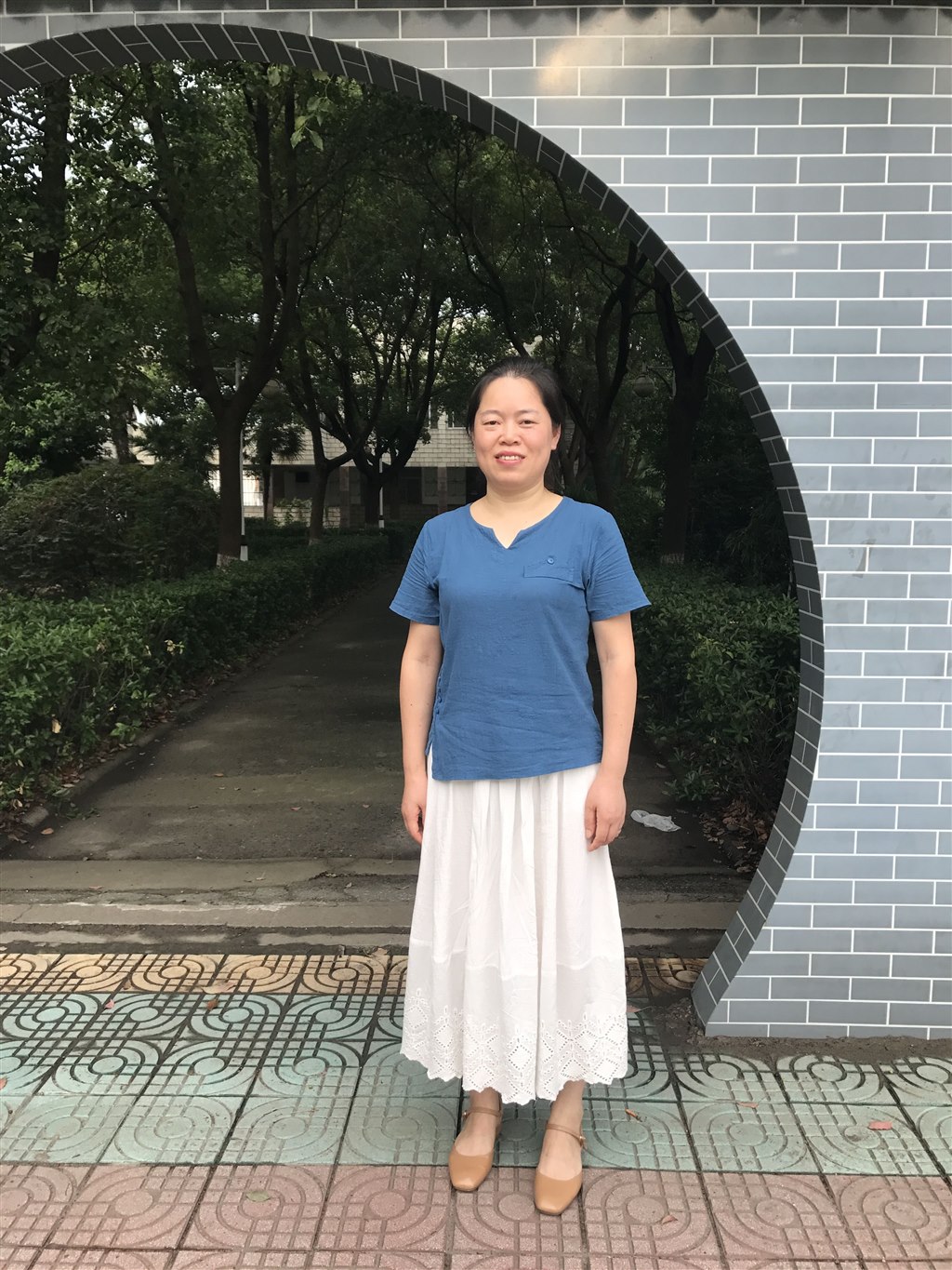 陆红梅.jpg