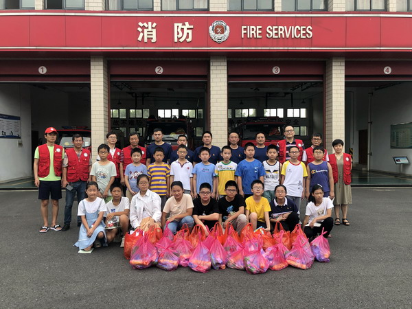 20200807慰问消防官兵精选.jpg 20200807慰问消防官兵精选.jpg