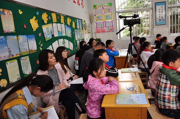 听课2.JPG 听课2.JPG