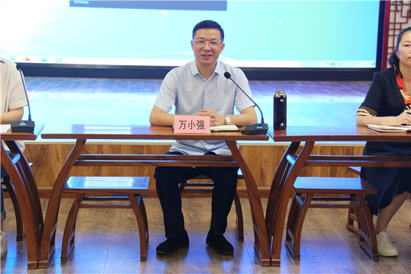 洛小新教师培训会议 (4).jpg