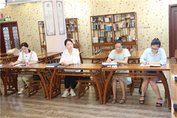 洛小新教师培训会议 (7).jpg