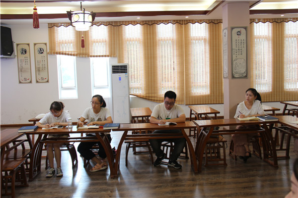 洛小新教师培训会议 (9).jpg