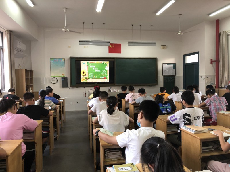 学生图片.jpg