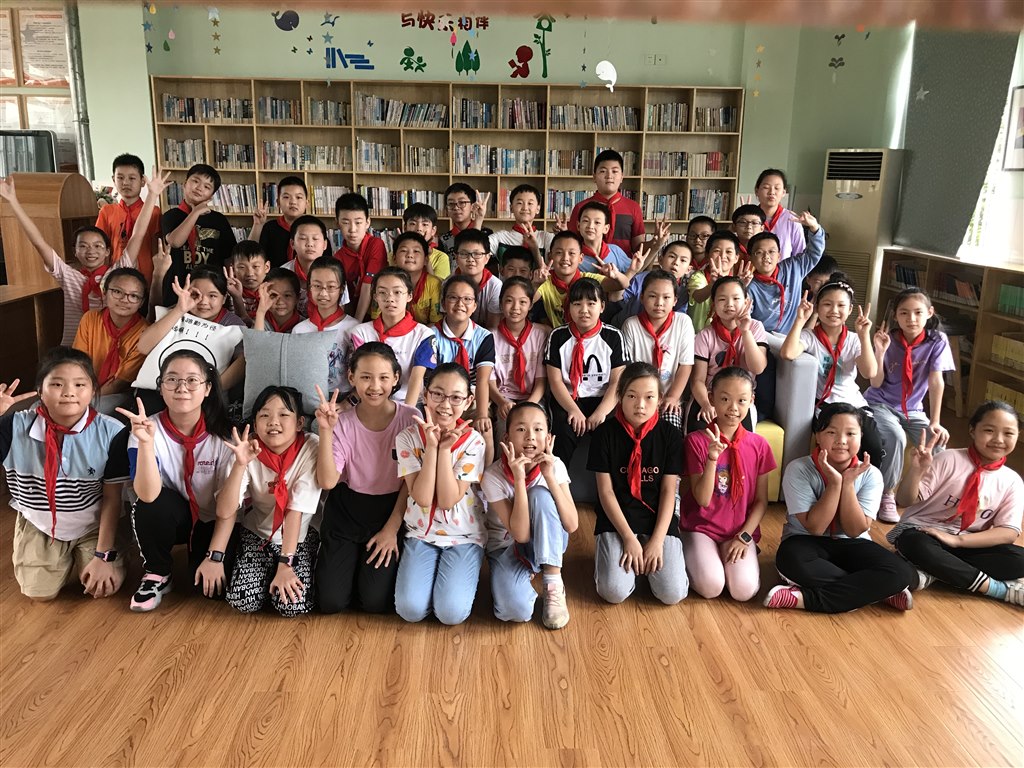 五3集体照.jpg 五3集体照.jpg