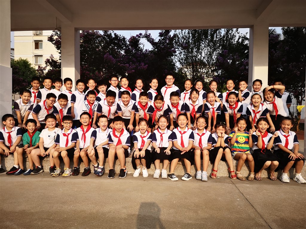 四3集体照.jpg 四3集体照.jpg