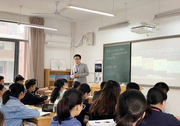 杨乐_副本.jpg