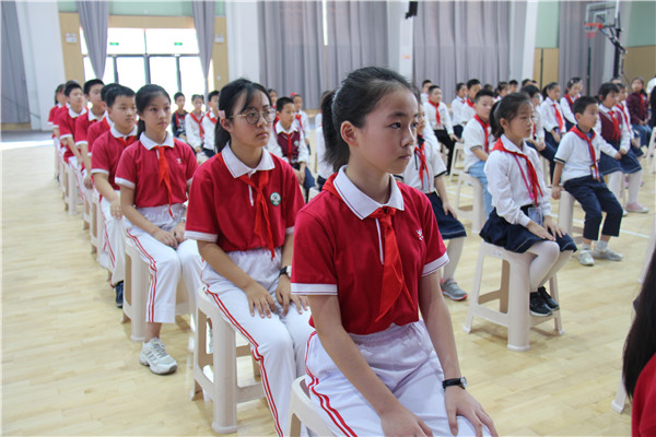 洛小举行心连心优秀学生奖学金颁奖会 (10).jpg