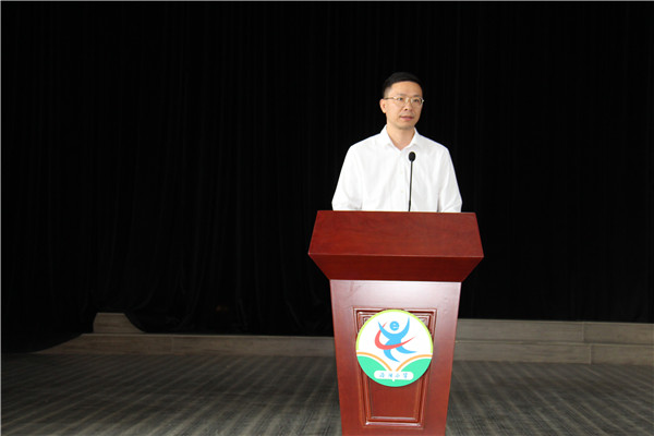 洛小举行心连心优秀学生奖学金颁奖会 (1).jpg