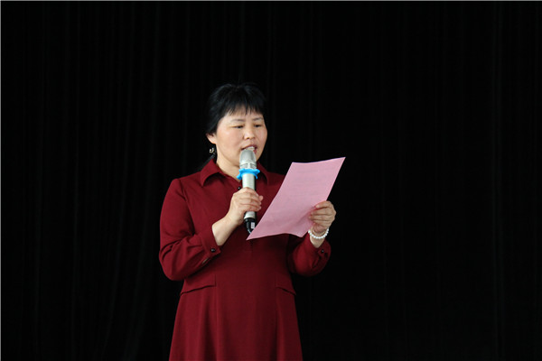 洛小举行心连心优秀学生奖学金颁奖会 (4).jpg