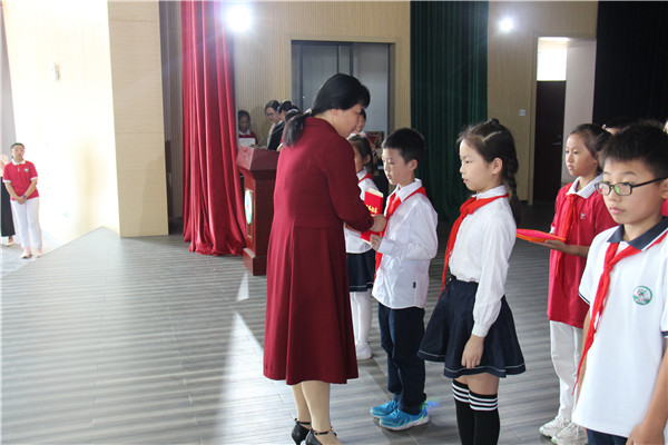 洛小举行心连心优秀学生奖学金颁奖会 (22).jpg