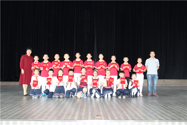 洛小举行心连心优秀学生奖学金颁奖会 (23).jpg