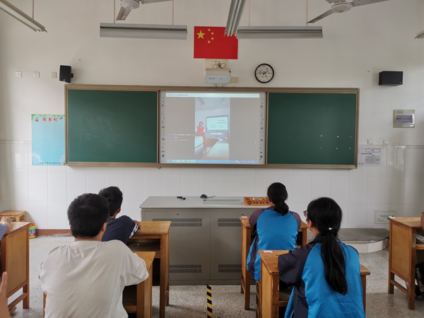 爱护眼睛，远离眼部疾病_副本.jpg